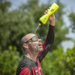 POLISPORT Bidon Cycliste R750 Bleue Avec échelle -Magasin De Surf bidon cycliste r750 bleue avec echelle 2