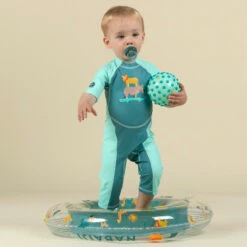 Combinaison Anti UV Bébé Kloupi Vert Imprimé SAVANE 13 Combinaison Anti UV Bébé Kloupi Vert Imprimé SAVANE -Magasin De Surf combinaison anti uv bebe kloupi vert imprime savane 5