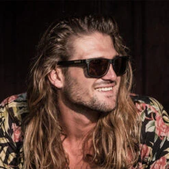 Lunettes De Soleil POZZ' Noir, Polarisés ROUGE - Cat.3 - MUNDAKA -Magasin De Surf lunettes de soleil pozz noir polarises rouge cat3 mundaka 3