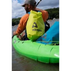 Aquapac Sac étanche 25L Heavyweight Avec Bandoulière Vert Acide 13 Aquapac Sac étanche 25L Heavyweight Avec Bandoulière Vert Acide -Magasin De Surf sac etanche 25l heavyweight avec bandouliere vert acide 4