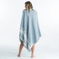 Serviette De Plage Poncho 190 X 190 Cm - Gris Bleu -Magasin De Surf serviette de plage poncho 190 x 190 cm gris bleu 2